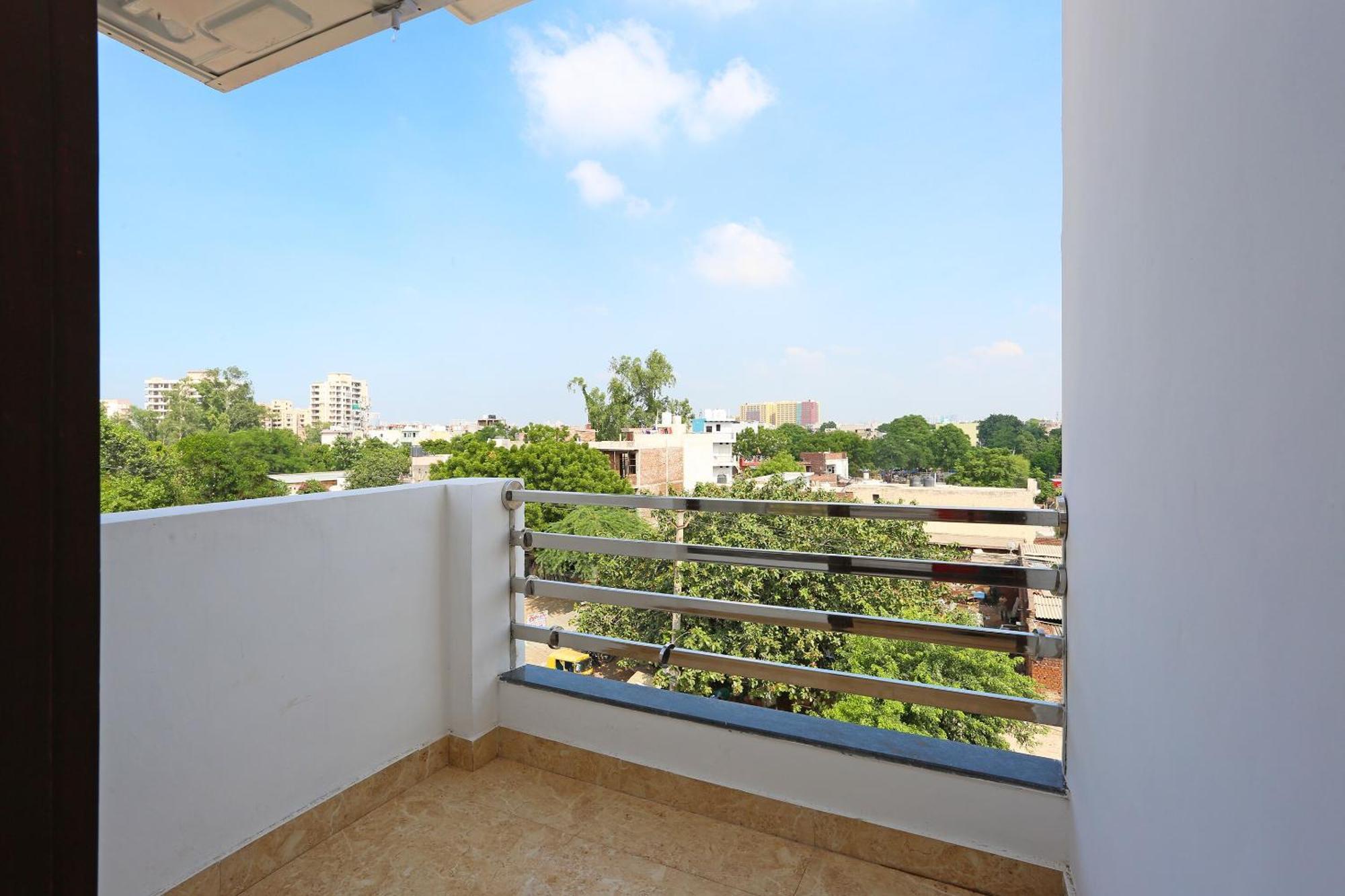 Hotel O Green Residency Near Appu Ghar Gurgaon Exterior photo